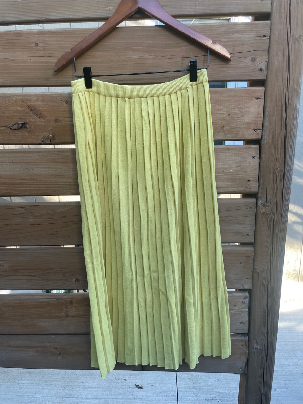 Sunshine Pleated Maxi Skirt - Soft Yellow Size M
